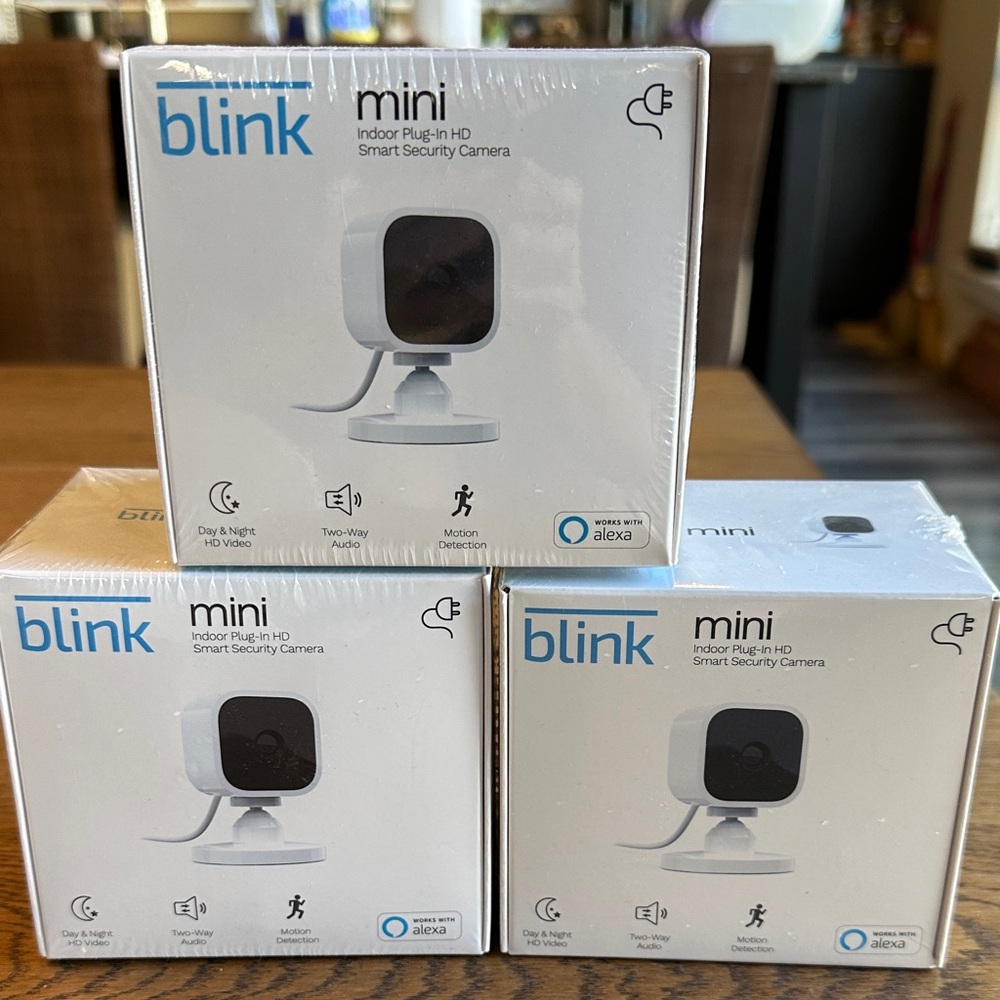 Blink Mini Indoor Plug-In HD Security Camera